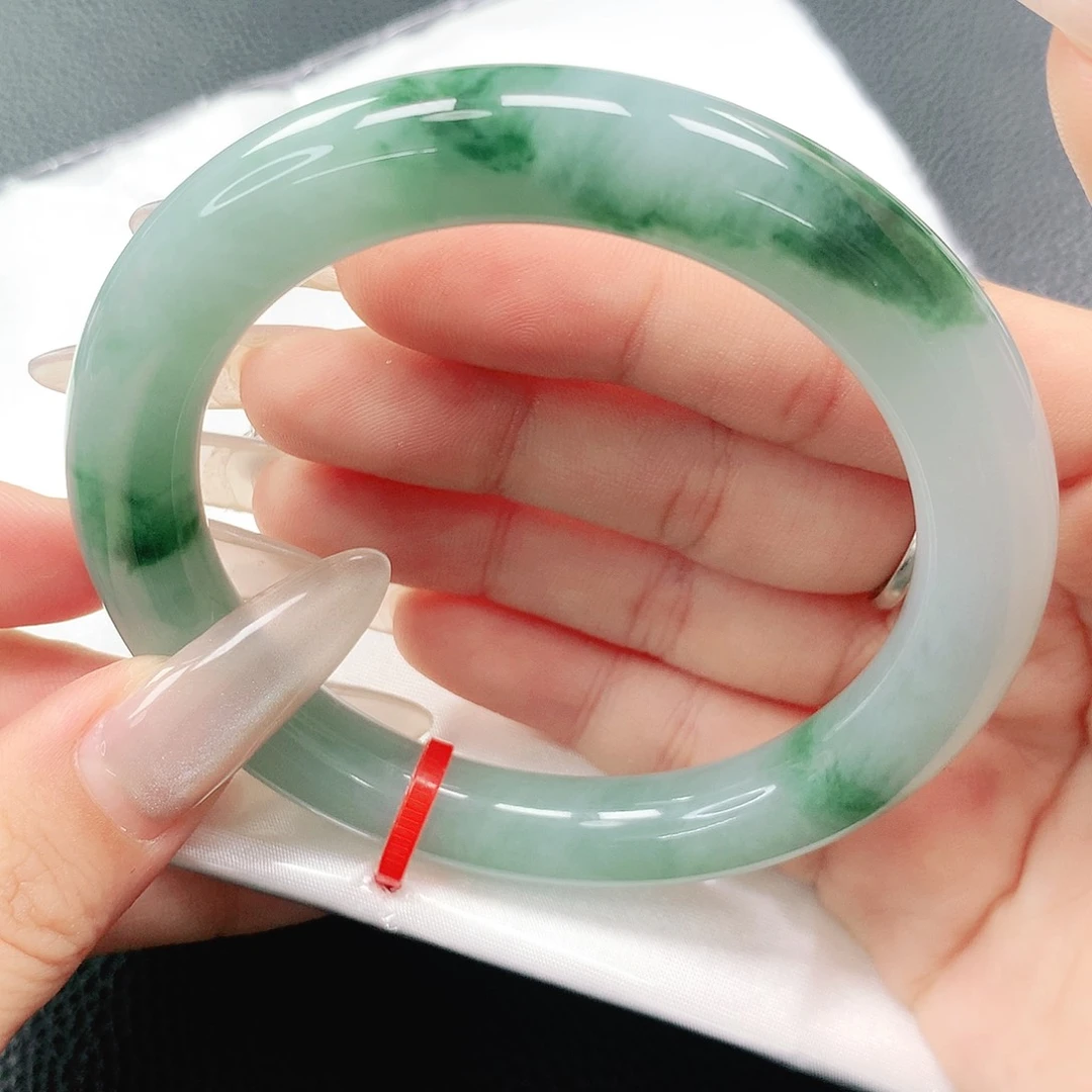 翡翠手镯未镶嵌58圈