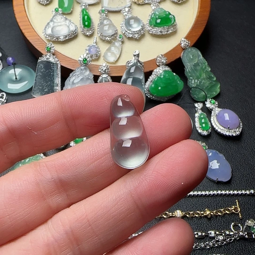 翡翠未镶嵌颈饰冰种豆子