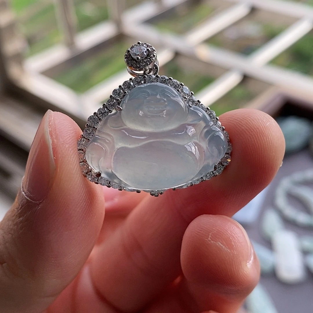 翡翠未镶嵌颈饰佛公