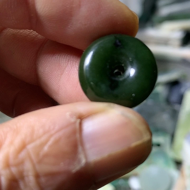 颈饰未镶嵌和田玉（糖玉）