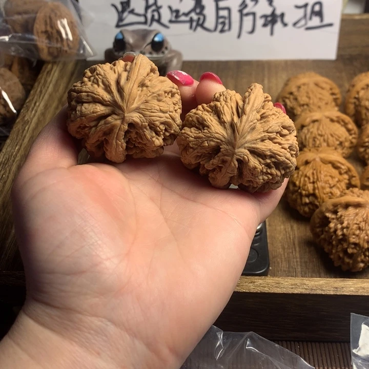 文玩核桃吊坠刀***木粗筋