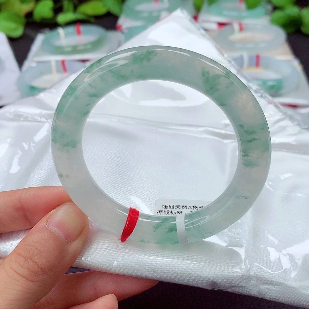 未镶嵌手镯翡翠天然翡翠手镯