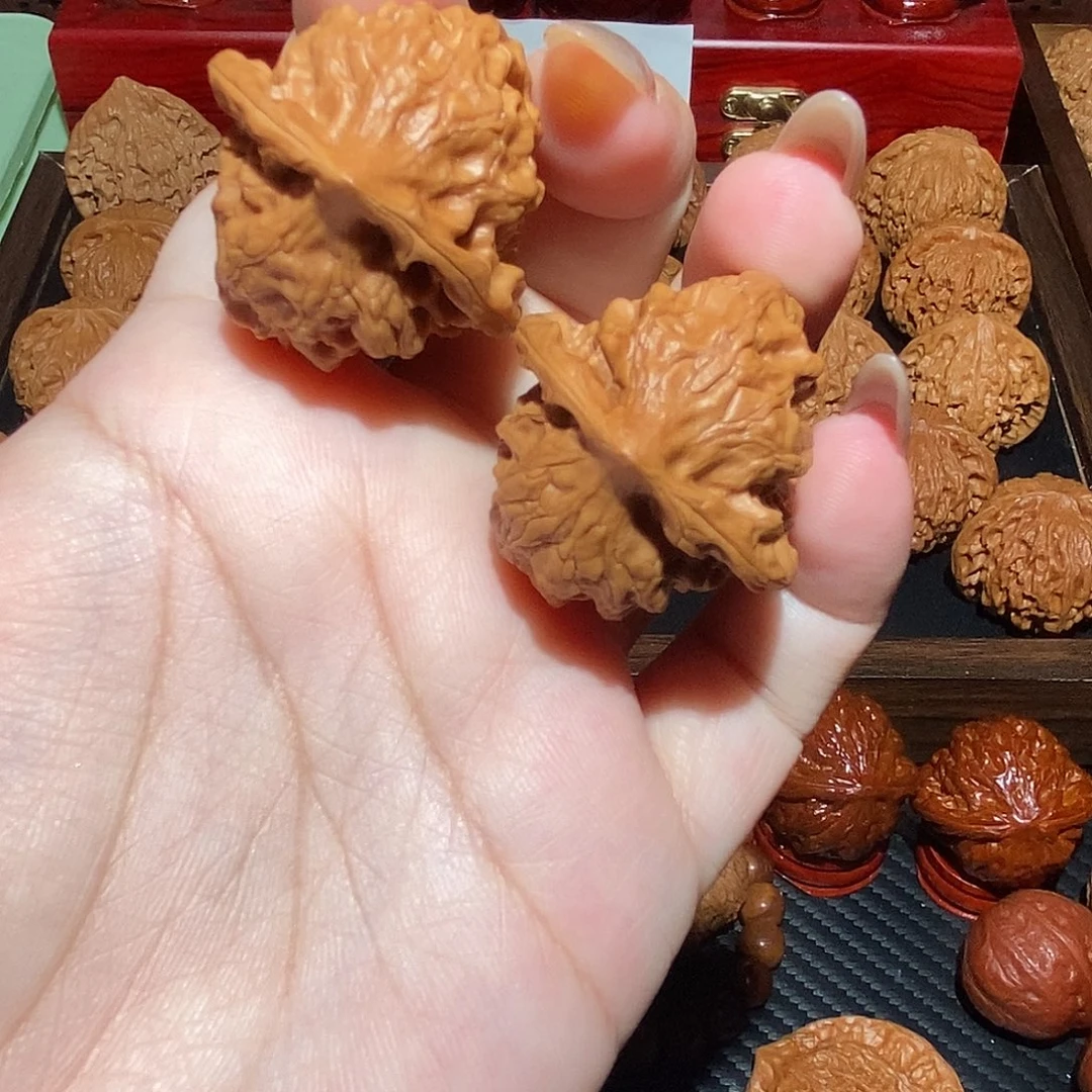 文玩核桃吊坠玲珑34