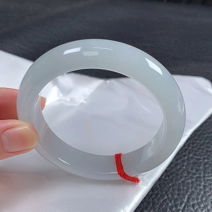 翡翠未镶嵌手镯