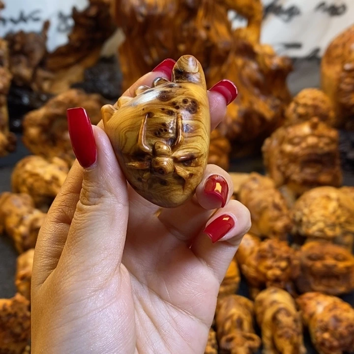 崖柏知足常乐，自得其乐