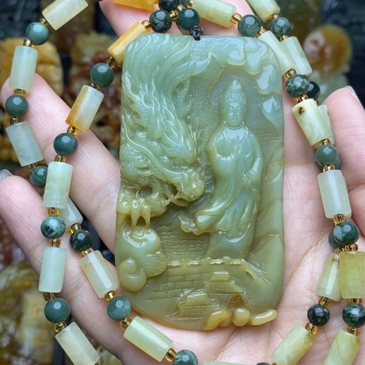 蛇纹石玉未镶嵌颈饰