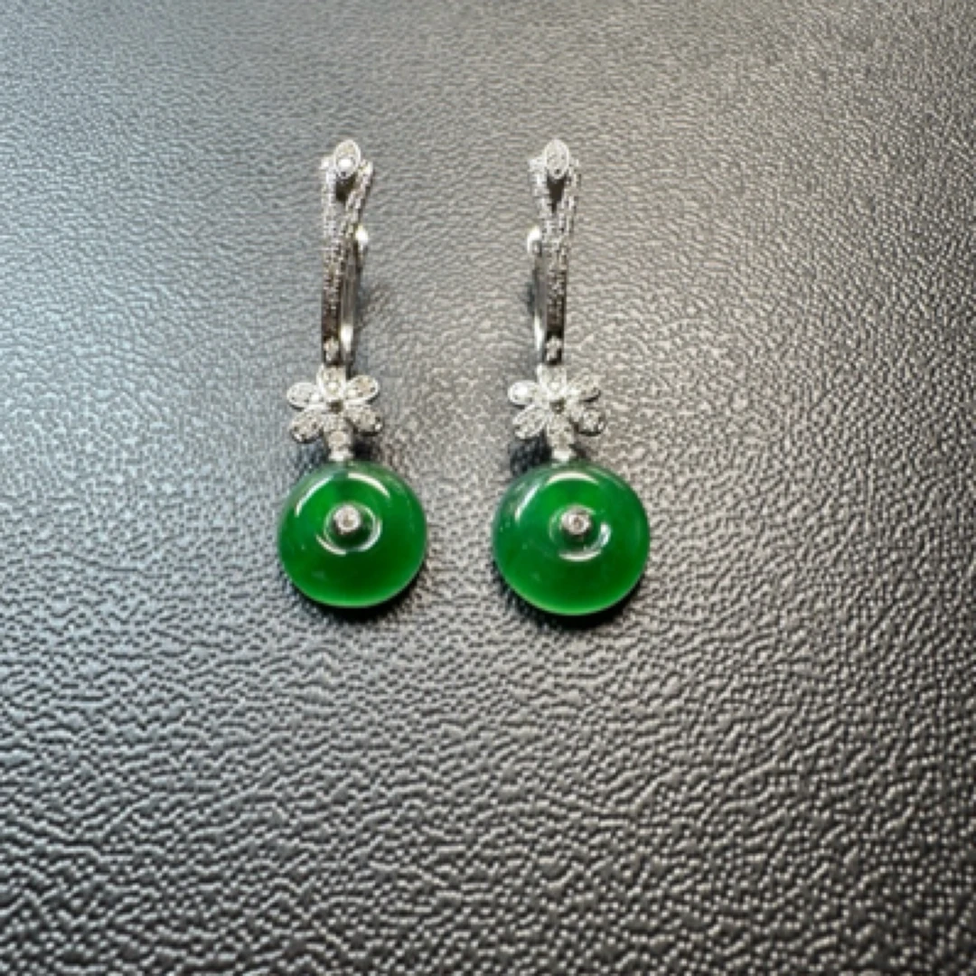 天然缅料翡翠A货阳绿K白镶嵌耳坠