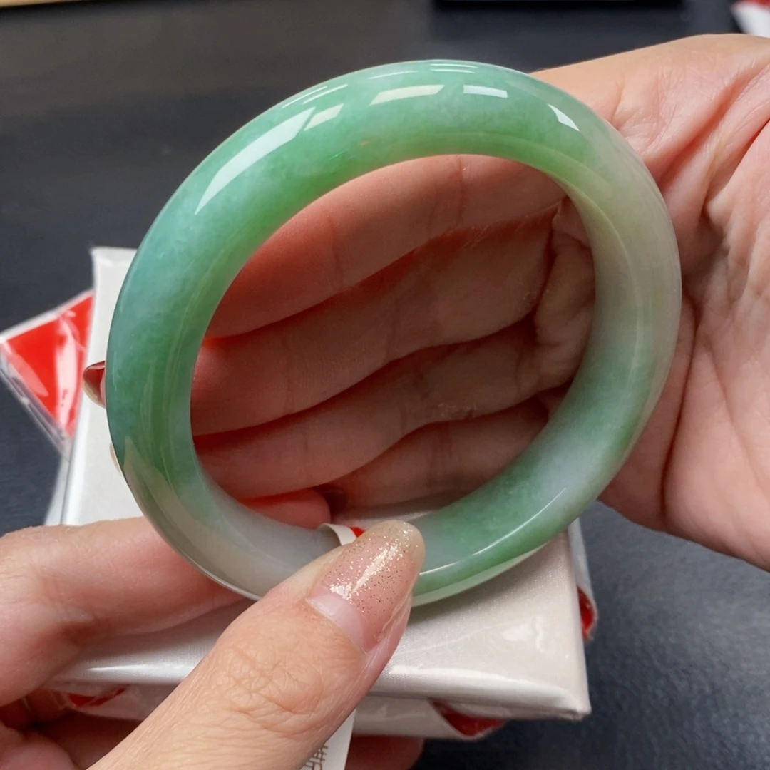 【闪购商品】未镶嵌手镯翡翠57圈口苹果绿