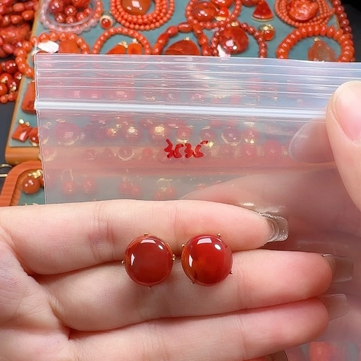 南红玛瑙银S925镶嵌耳饰