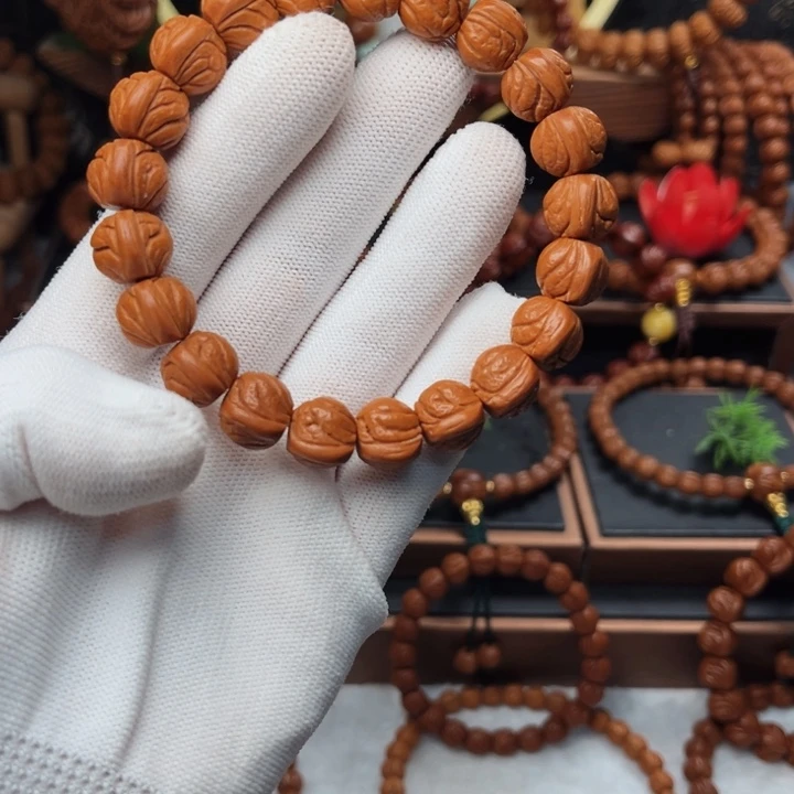 吊坠桃核13玉龙脊手串