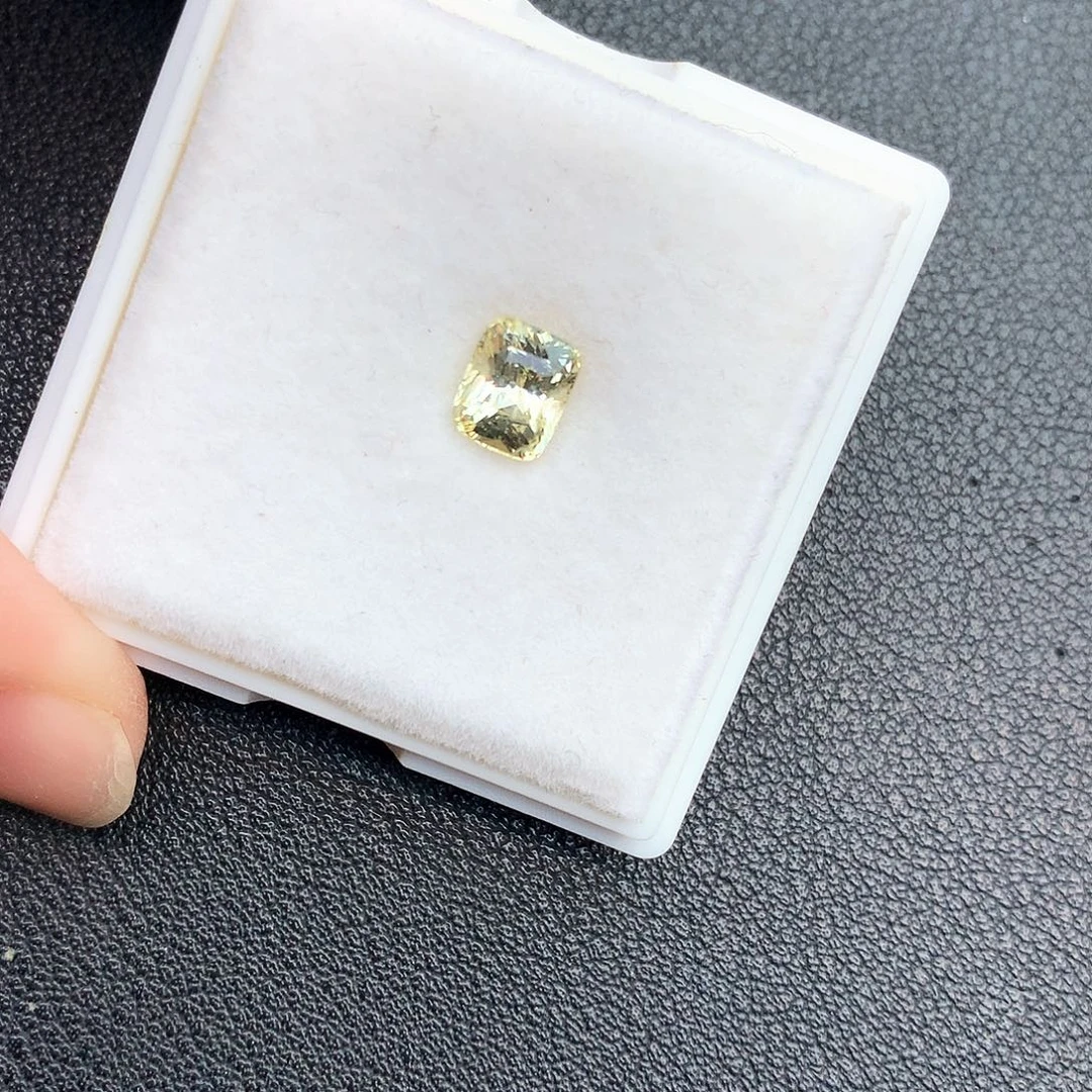 蓝宝石裸石天然无烧黄蓝宝裸石福利1.59ct