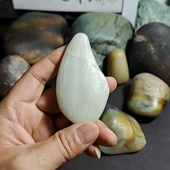 和田玉（糖玉）未镶嵌挂件