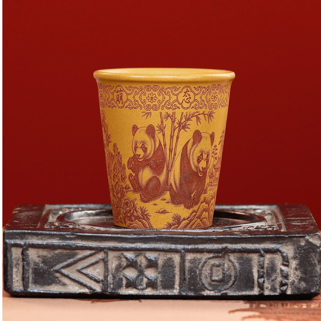 [鉴古赏今]宜兴全手工紫砂茶具黄金段泥锦城熊猫杯 主人杯 品茗杯