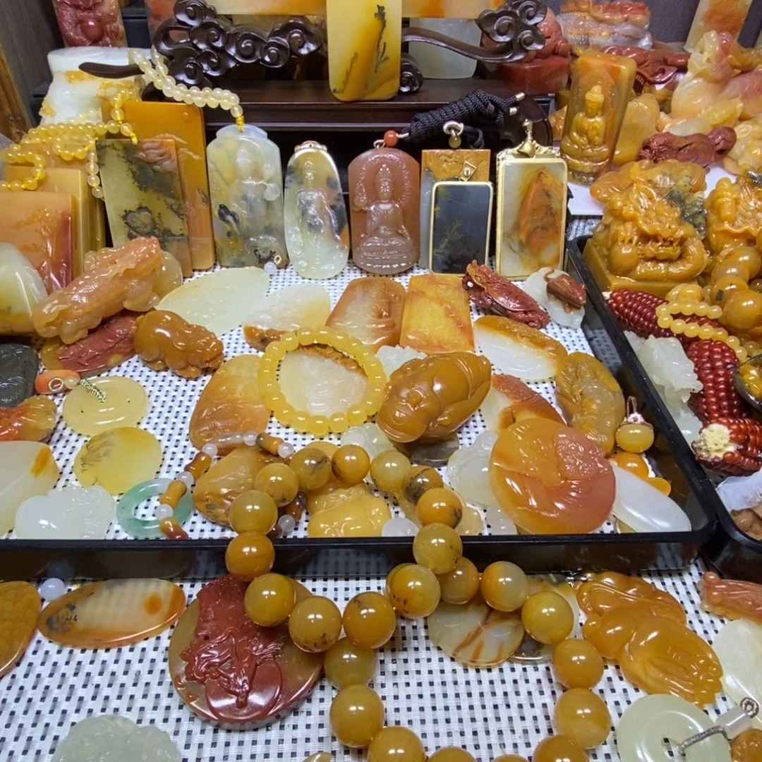 石英质玉（黄龙玉）合金颈饰