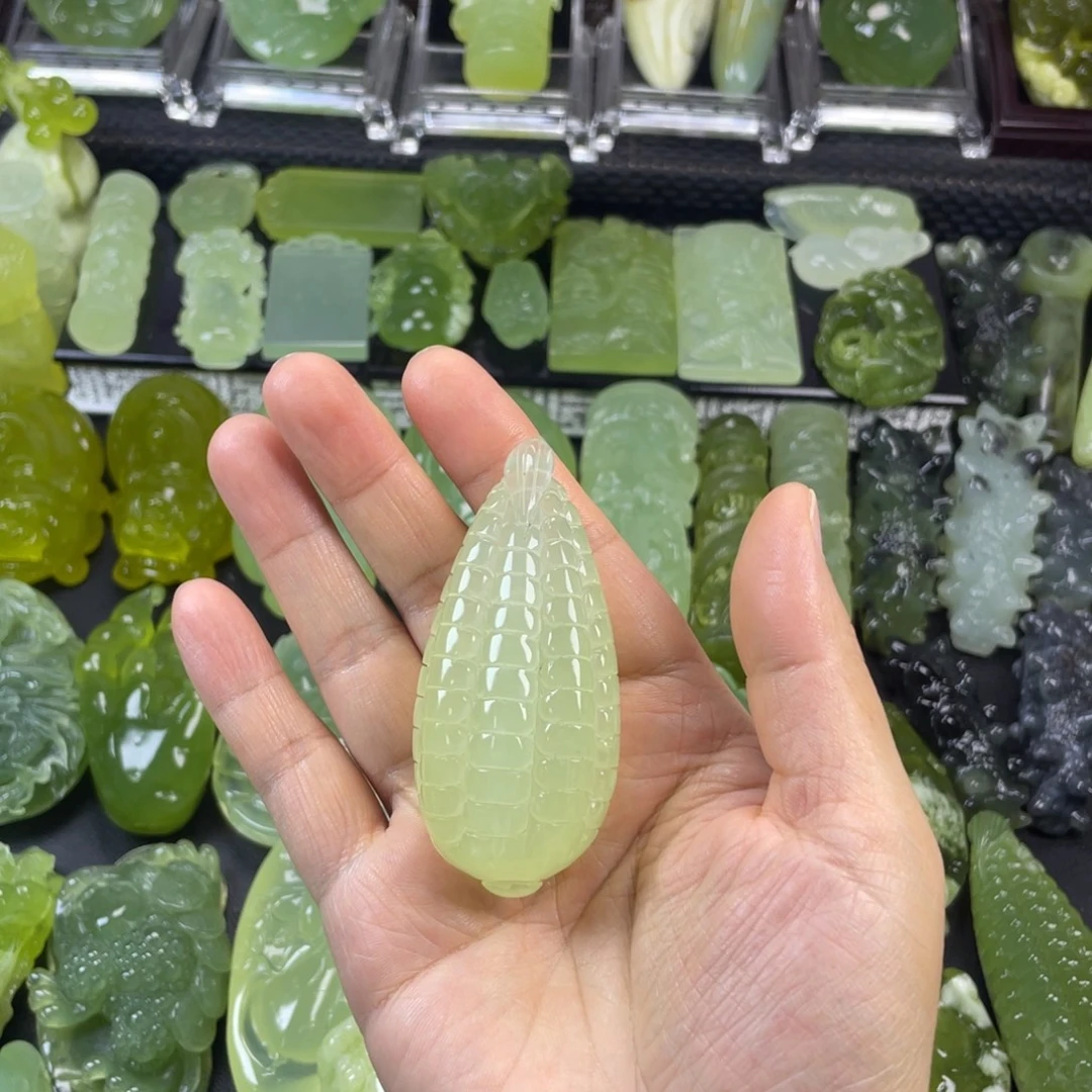 蛇纹石玉未镶嵌珠宝奇石