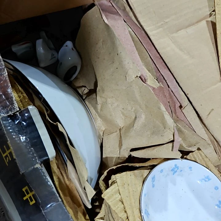 摆件陶瓷盘子碗啥都有