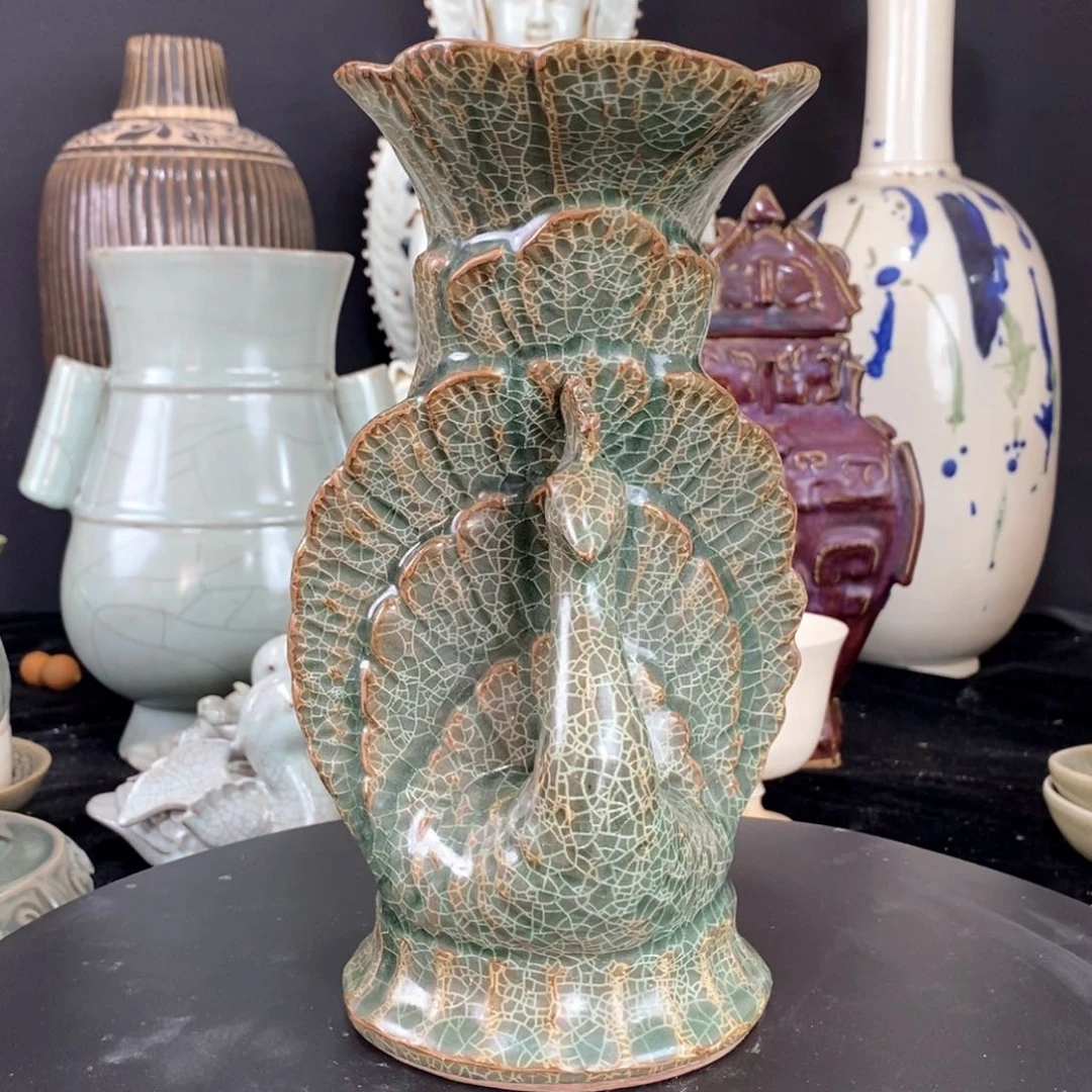 摆件溪口窑孔雀瓶