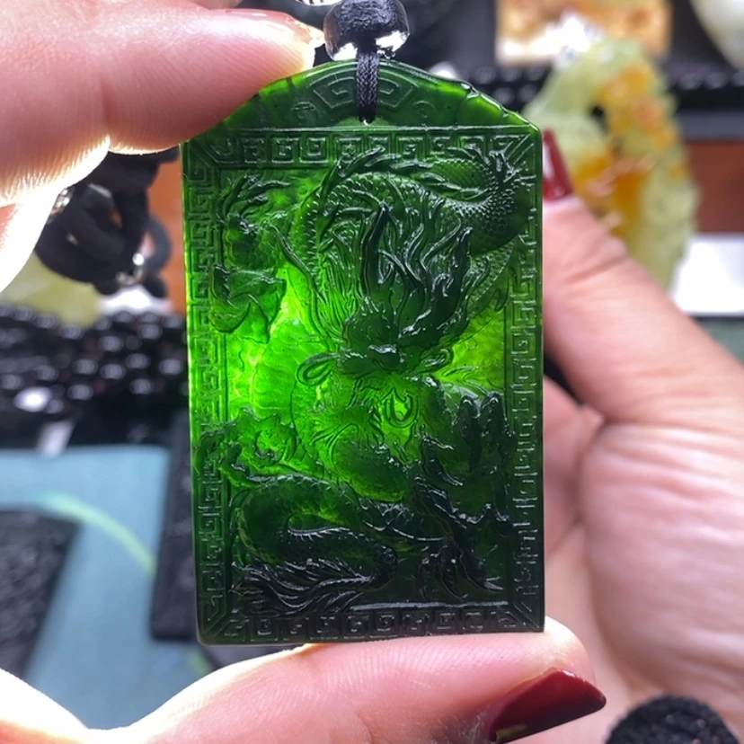 【闪购商品】蛇纹石玉颈饰未镶嵌王*