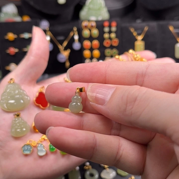 颈饰银S925镶嵌和田玉