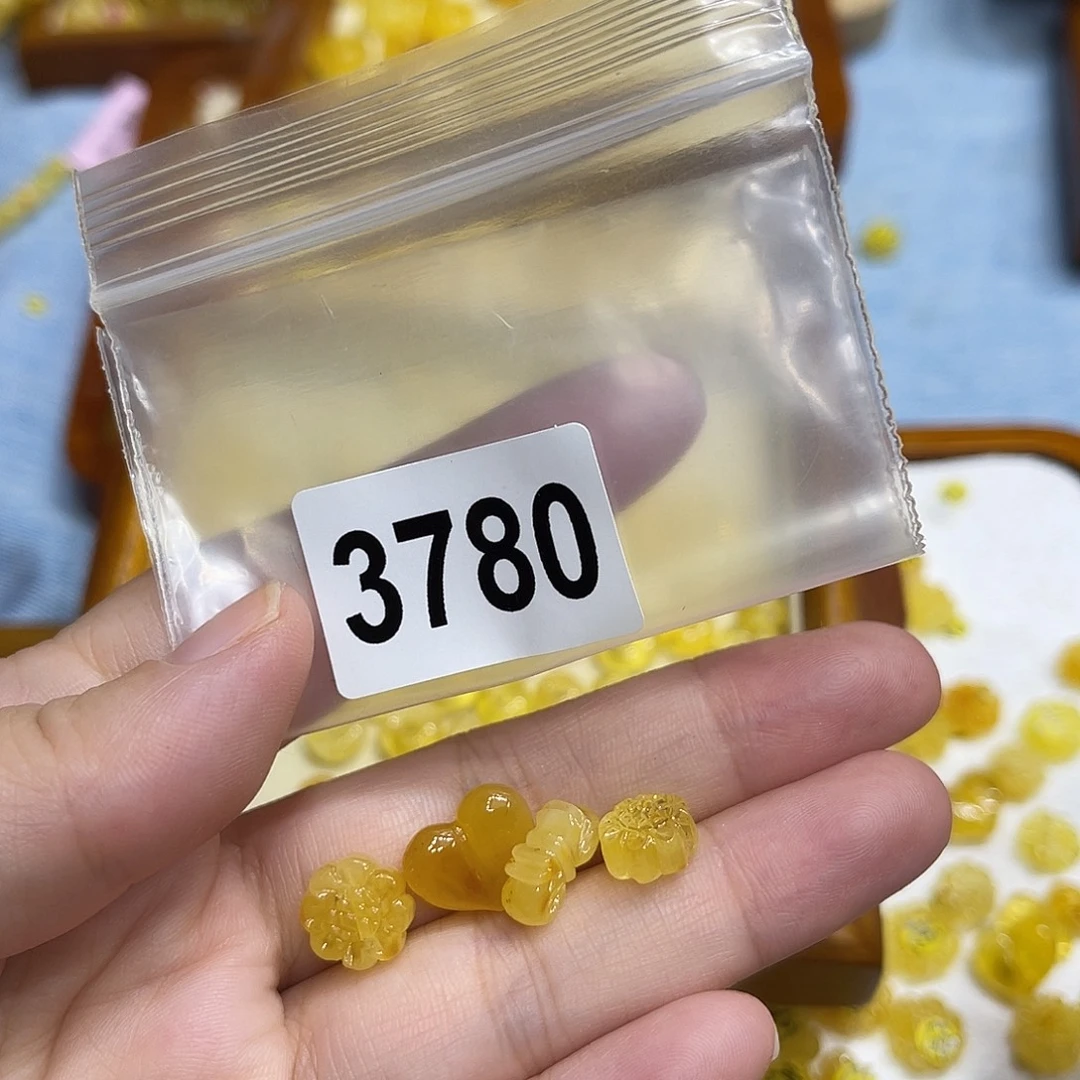 琥珀未镶嵌珠宝奇石