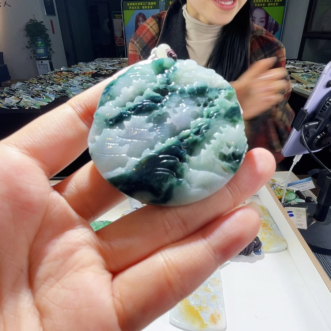 颈饰未镶嵌翡翠一