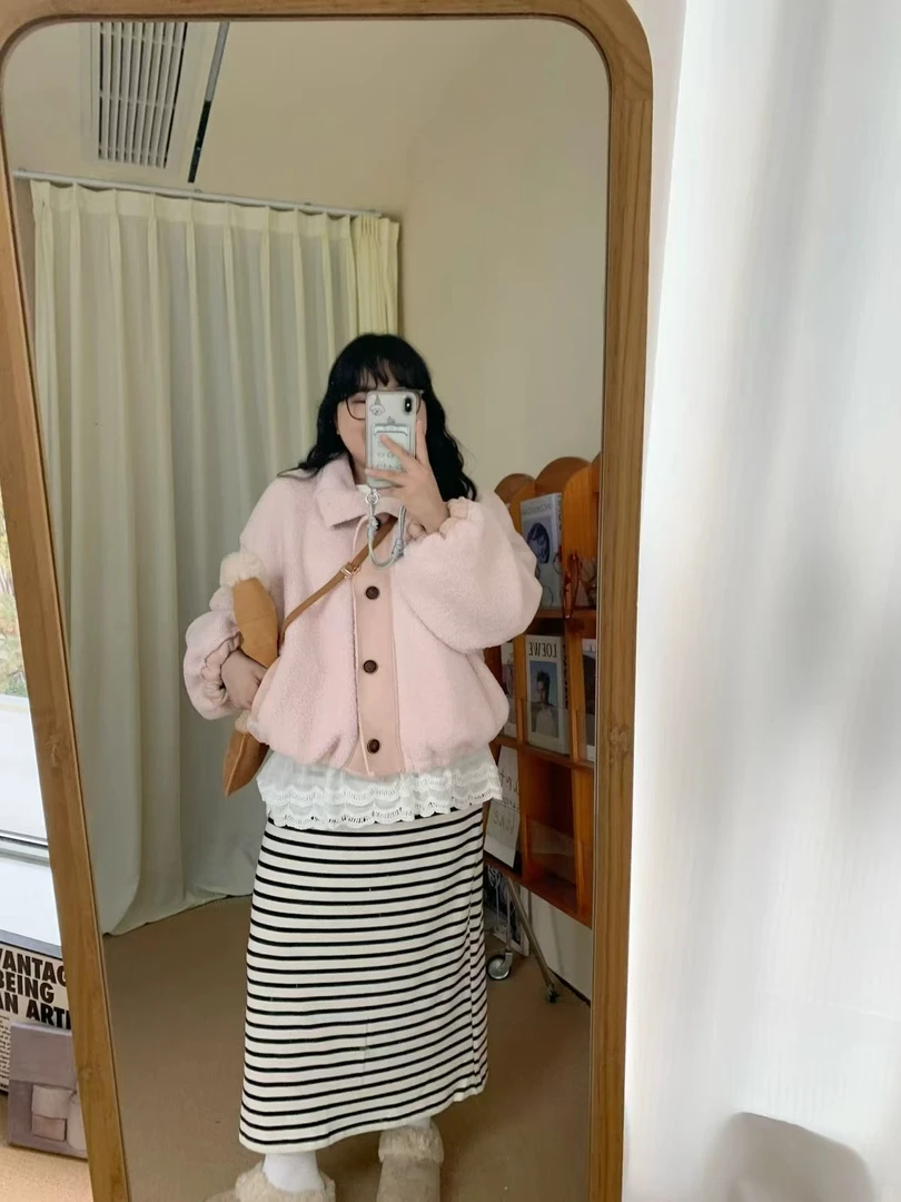 时尚套装保暖冬季女宽松型学院风短外套系扣直下摆薄款两件套