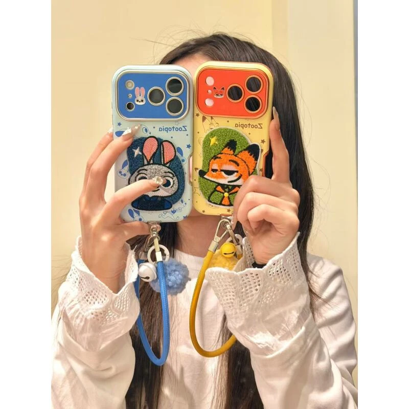 卡通可爱电镀刺绣Q版尼克朱迪适用于iphone17promax苹果16p手机壳