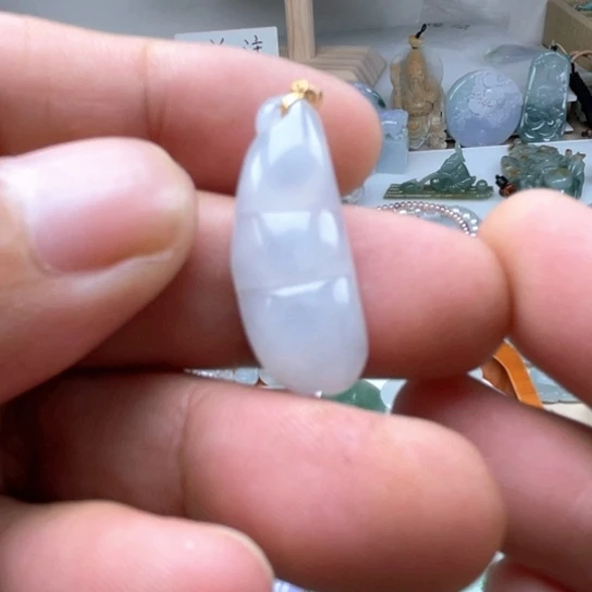 翡翠未镶嵌颈饰翡翠高冰豆子