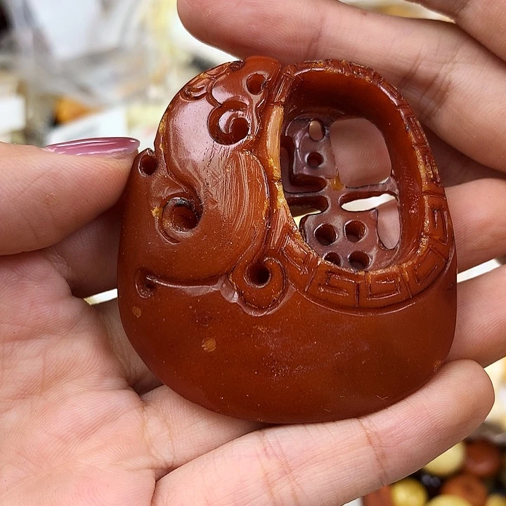 未镶嵌琥珀珠宝奇石