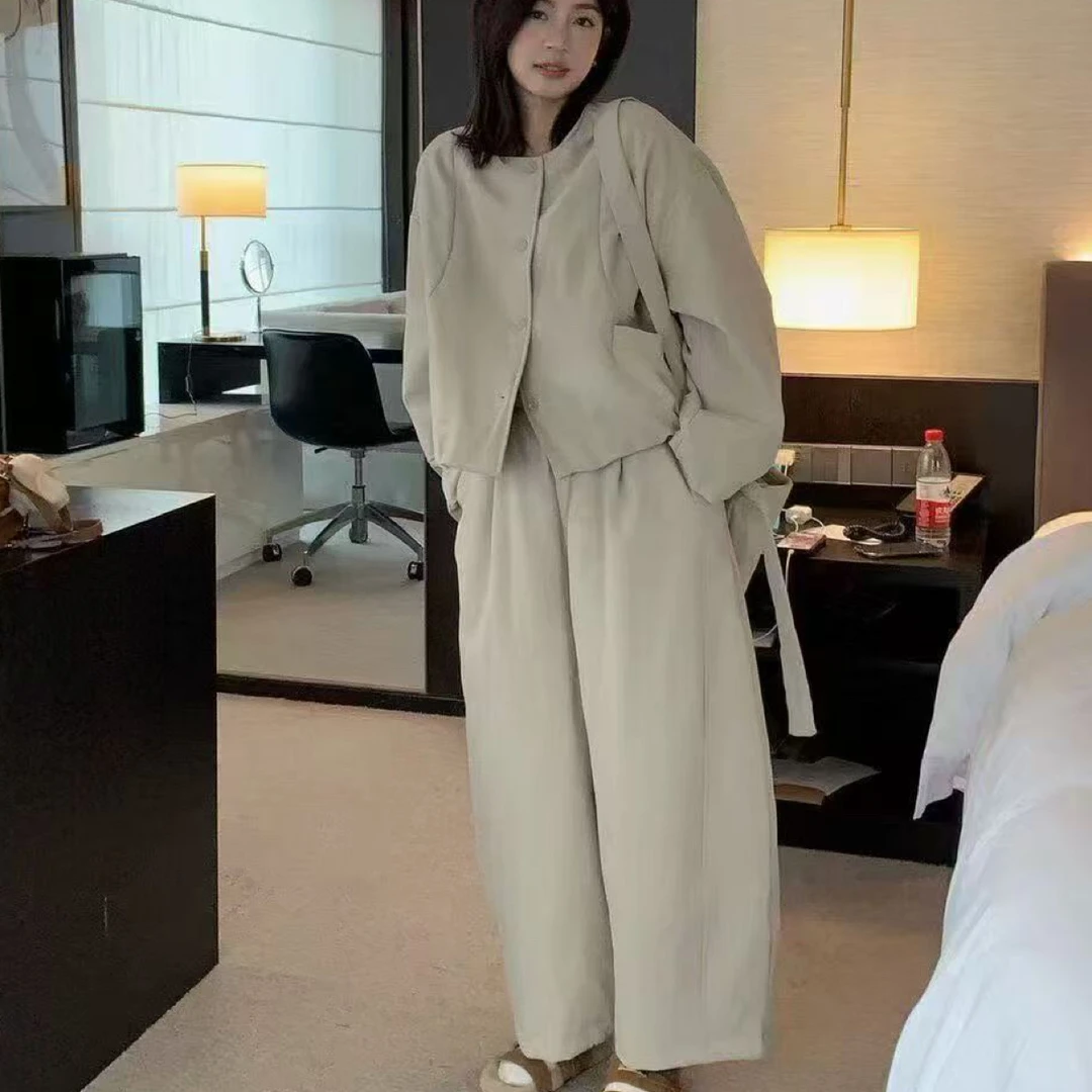 极简风宽松显瘦高级感百搭通勤纯色轻薄秋冬棉服时尚洋气外套2137