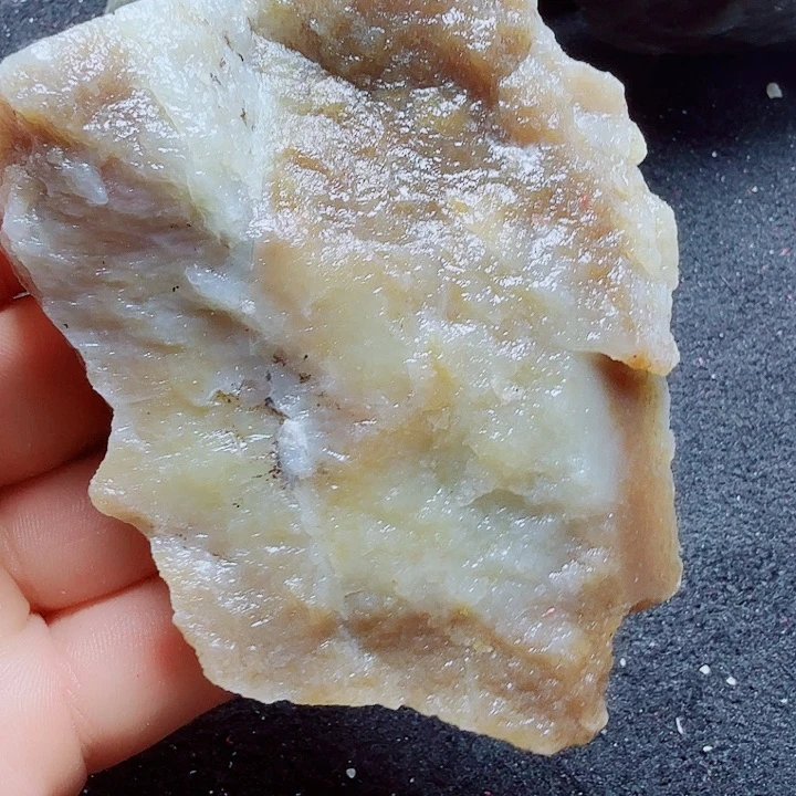 未镶嵌和田玉（糖玉）珠宝半成品