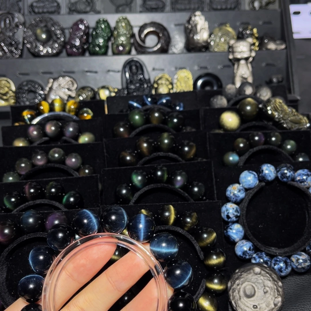 胡***来黑曜岩未镶嵌珠宝奇石