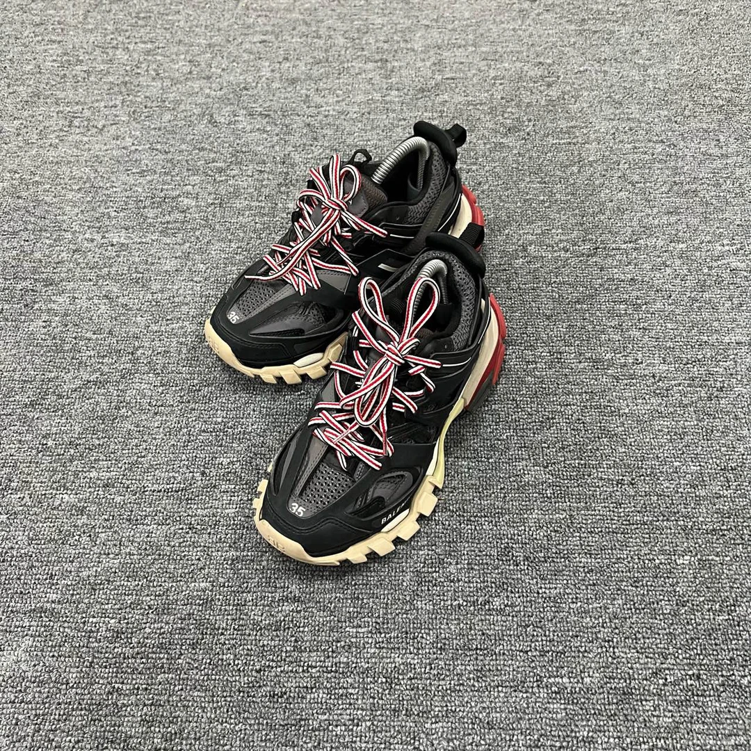 95新 Balenciaga/巴黎世家 Track 黑红老爹鞋 35码/95新/无配件