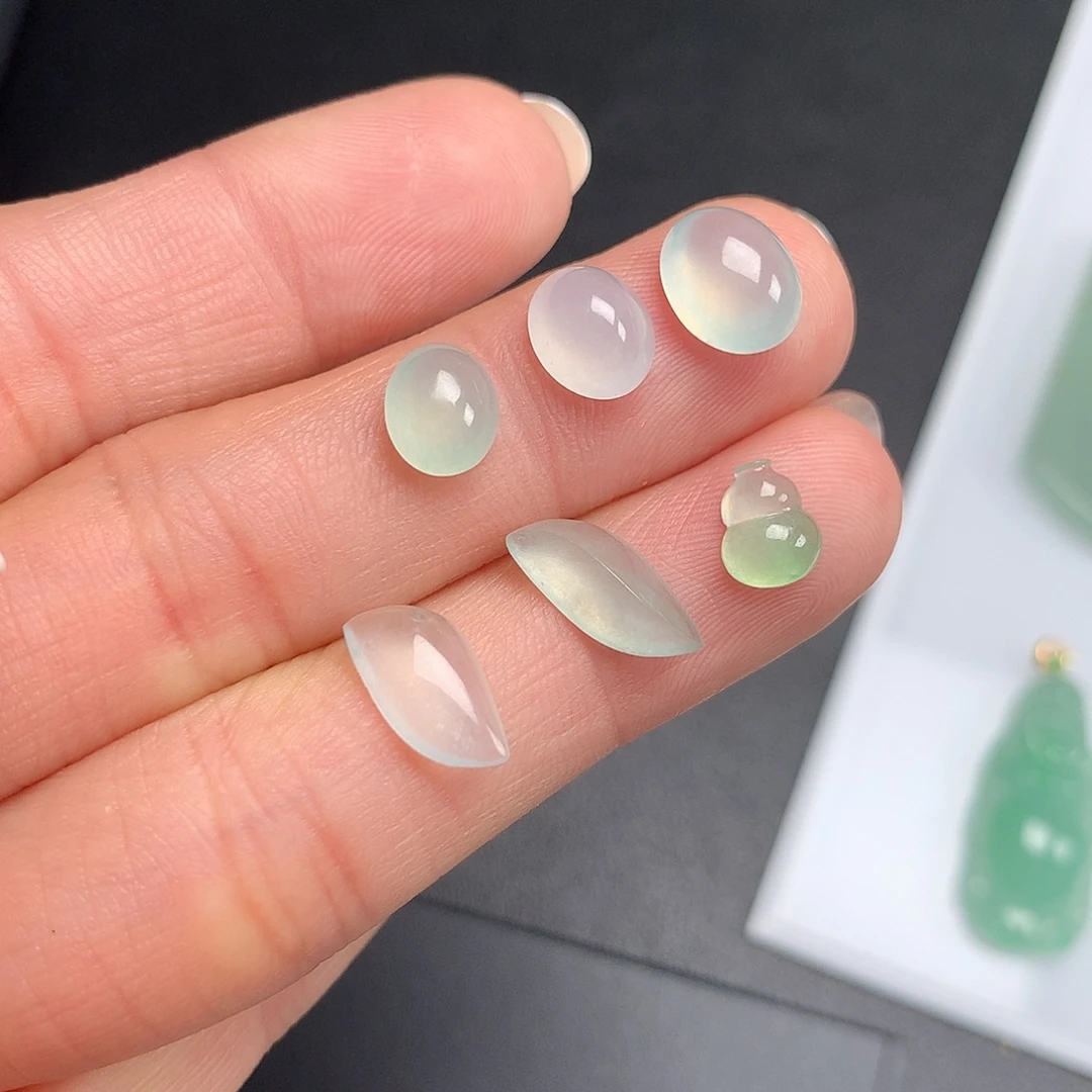 翡翠未镶嵌颈饰蛋面，380一件/多样性发其一