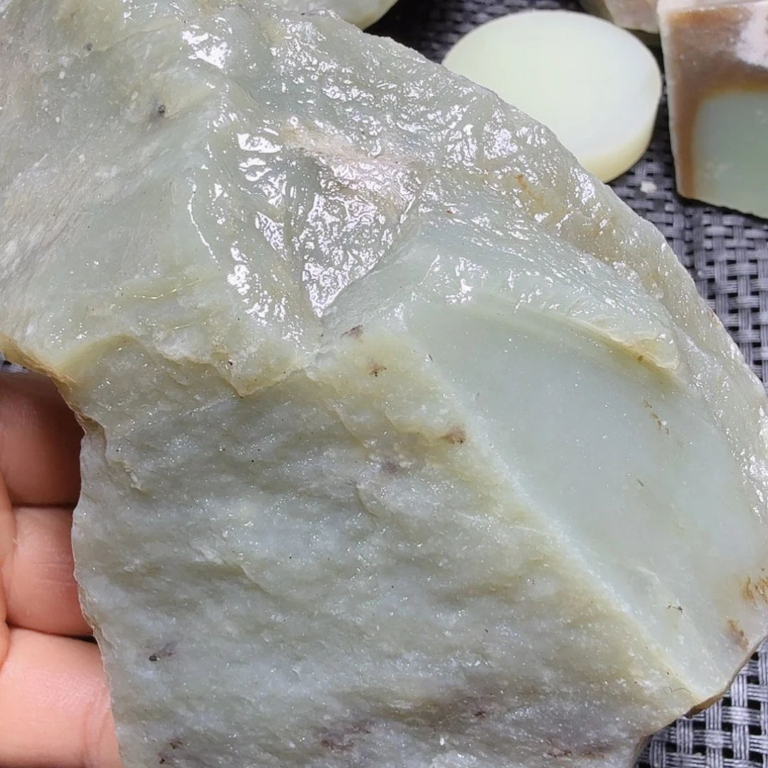 天***秃和田玉（糖玉）未镶嵌珠宝半成品