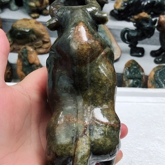 岫岩河磨玉（透闪石质玉）把件未镶嵌财**赢