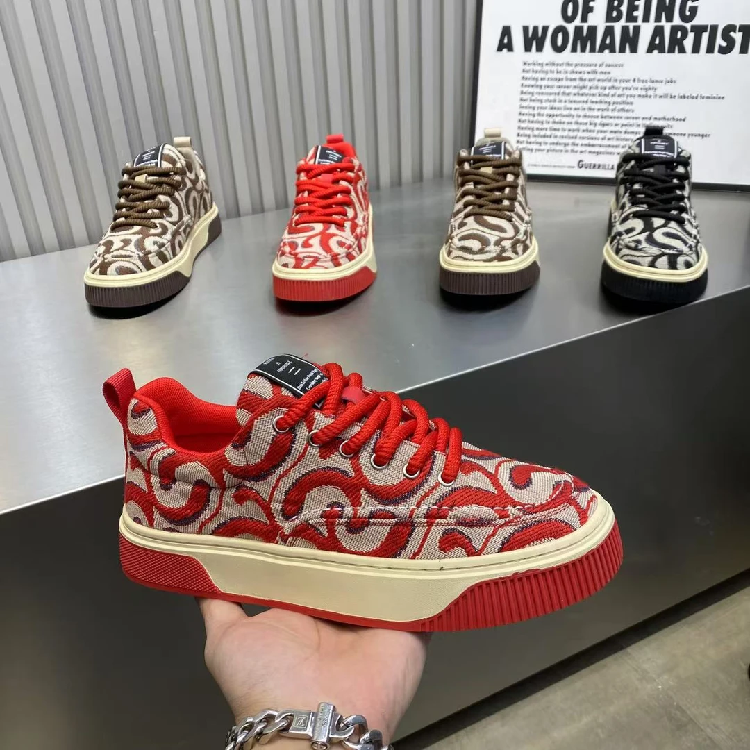 2024秋季时尚新款百搭潮流舒适软底个性男士低帮休闲鞋（皮鞋码）