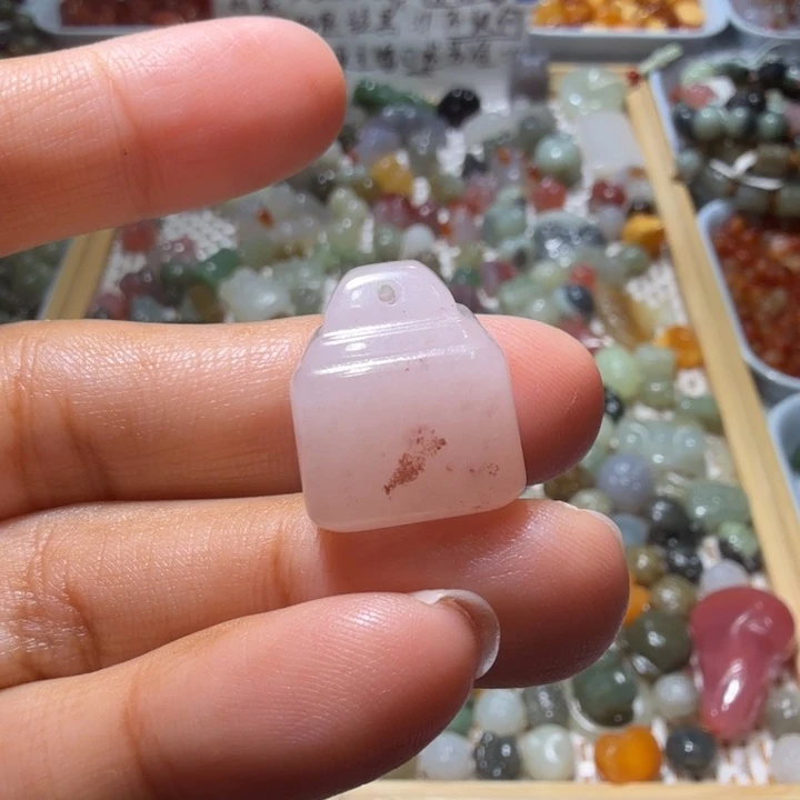 和田玉未镶嵌珠宝半成品