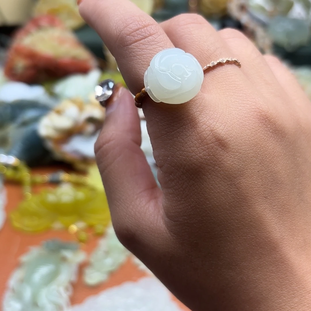 蛇纹石玉未镶嵌吊坠