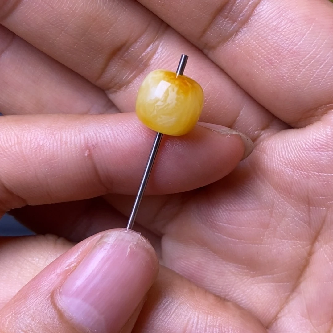 琥珀未镶嵌裸石焦皮皮沁虎皮妖花小老型10.3*9.4mm