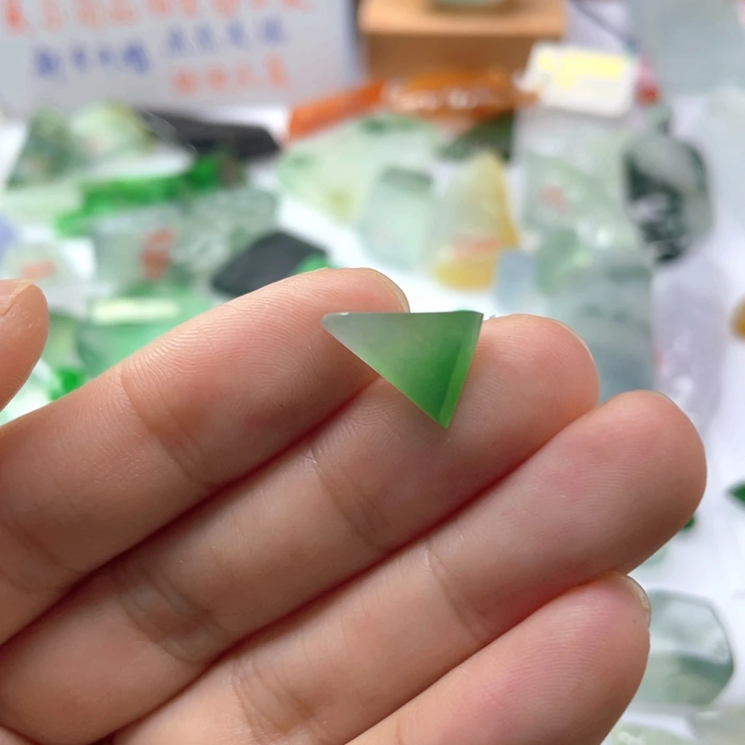 定制翡翠未镶嵌天然缅甸翡翠