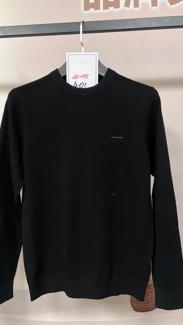 401款黑色圆领羊毛衫