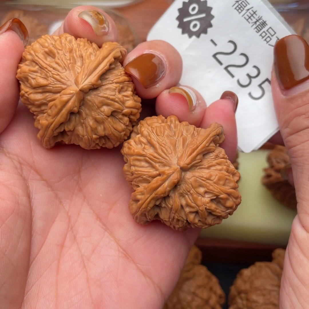 随***️文玩核桃把件40精配三角白