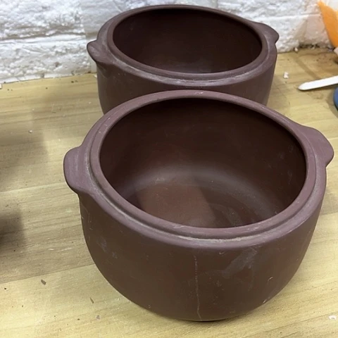 微瑕，不能明火，口径15高度7，2个紫砂炖盅无盖