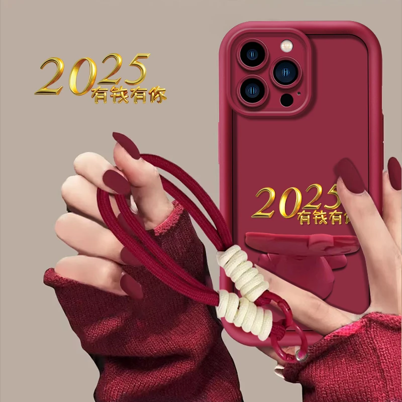 适用于【苹果13pro】2025有钱有你新年猫咪支架手机壳创意防摔女款