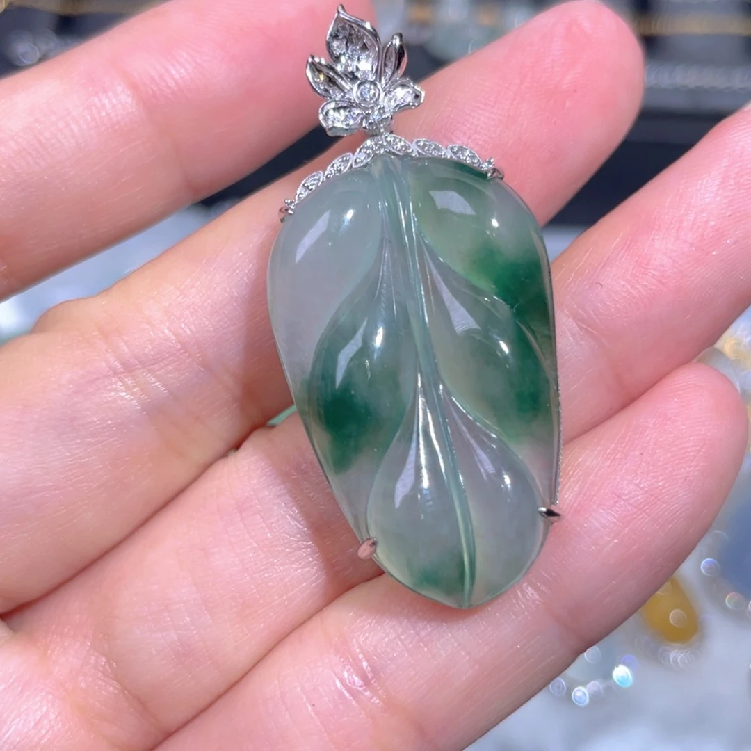 颈饰18K金镶嵌翡翠翡翠