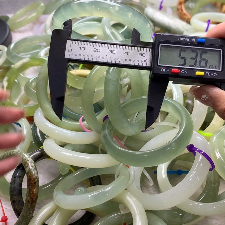 未镶嵌蛇纹石玉手镯411