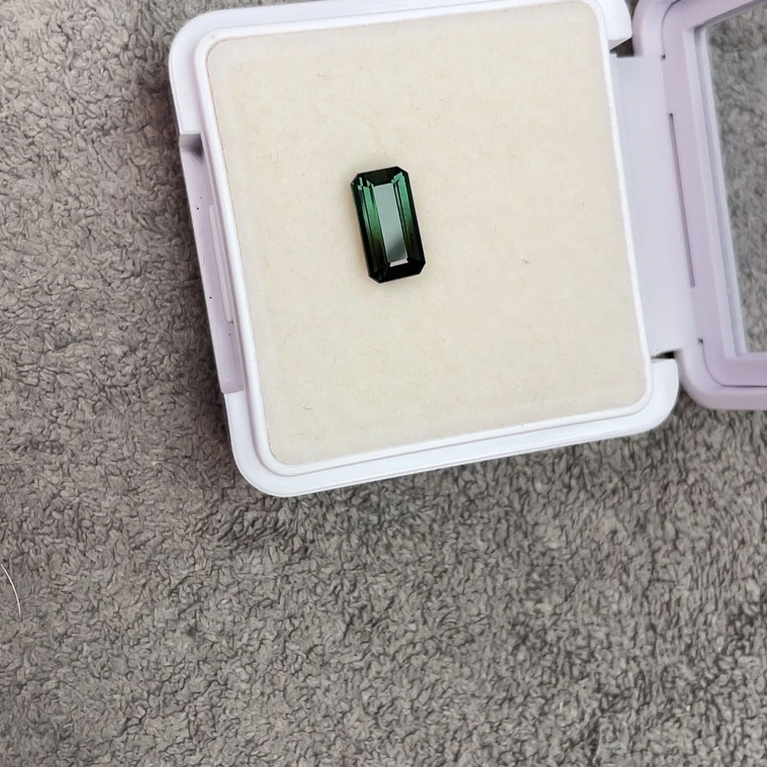 路***妞裸石未镶嵌碧玺1.48Ct