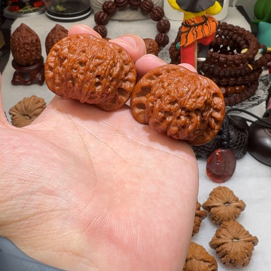 吊坠文玩核桃平谷血麒麟