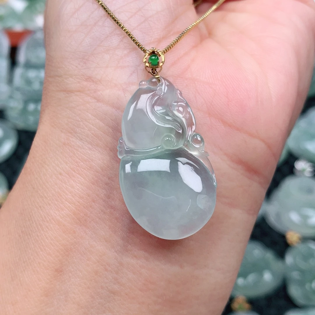 翡翠吊坠(不含链)18K金镶嵌